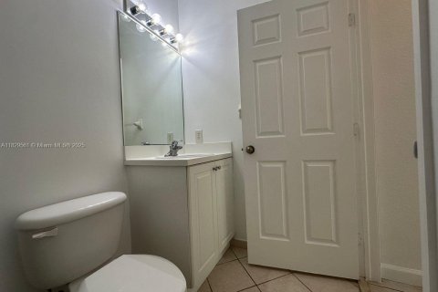 Touwnhouse à louer à Homestead, Floride: 2 chambres, 119.84 m2 № 1936933 - photo 12