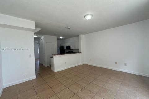 Touwnhouse à louer à Homestead, Floride: 2 chambres, 119.84 m2 № 1936933 - photo 7