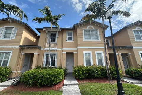Touwnhouse à louer à Homestead, Floride: 2 chambres, 119.84 m2 № 1936933 - photo 1