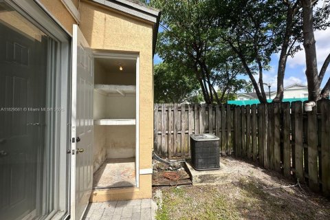 Touwnhouse à louer à Homestead, Floride: 2 chambres, 119.84 m2 № 1936933 - photo 26
