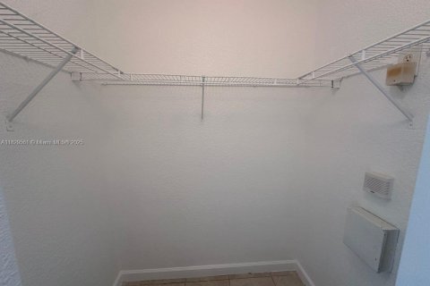 Touwnhouse à louer à Homestead, Floride: 2 chambres, 119.84 m2 № 1936933 - photo 14