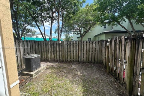 Touwnhouse à louer à Homestead, Floride: 2 chambres, 119.84 m2 № 1936933 - photo 25