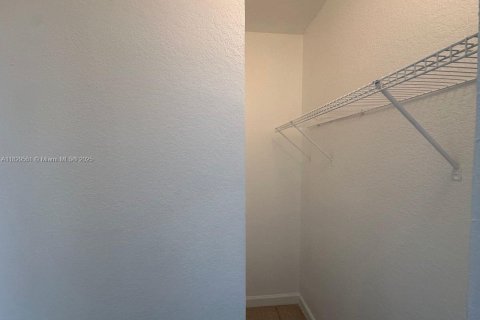 Touwnhouse à louer à Homestead, Floride: 2 chambres, 119.84 m2 № 1936933 - photo 24