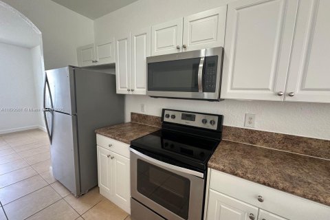 Touwnhouse à louer à Homestead, Floride: 2 chambres, 119.84 m2 № 1936933 - photo 3