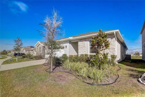 House in Lake Alfred, Florida 4 bedrooms, 191.94 sq.m. № 1525635 - photo 2