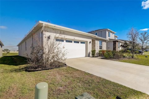 House in Lake Alfred, Florida 4 bedrooms, 191.94 sq.m. № 1525635 - photo 3