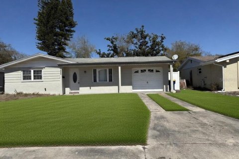 House in New Port Richey, Florida 3 bedrooms, 93.65 sq.m. № 2201648