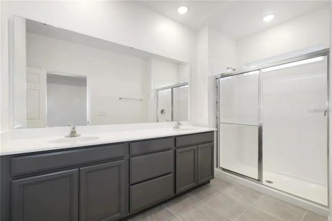 Townhouse in Winter Garden, Florida 3 bedrooms, 188.03 sq.m. № 2349279 - photo 14