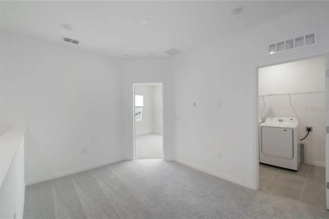 Townhouse in Winter Garden, Florida 3 bedrooms, 188.03 sq.m. № 2349279 - photo 4