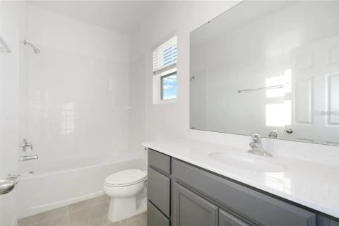 Townhouse in Winter Garden, Florida 3 bedrooms, 188.03 sq.m. № 2349279 - photo 9