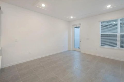 Townhouse in Winter Garden, Florida 3 bedrooms, 188.03 sq.m. № 2349279 - photo 8