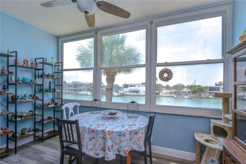 Condo in Saint Pete Beach, Florida, 2 bedrooms  № 1815365 - photo 20