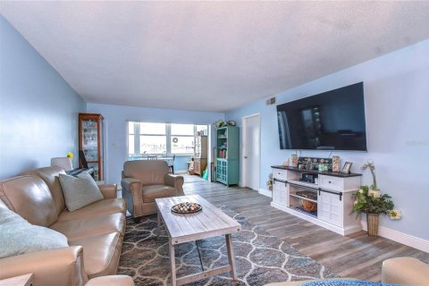 Condo in Saint Pete Beach, Florida, 2 bedrooms  № 1815365 - photo 8