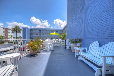 Condo in Saint Pete Beach, Florida, 2 bedrooms  № 1815365 - photo 28