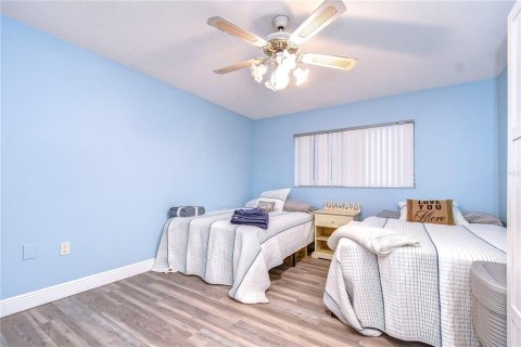 Condo in Saint Pete Beach, Florida, 2 bedrooms  № 1815365 - photo 22
