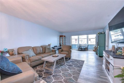 Condo in Saint Pete Beach, Florida, 2 bedrooms  № 1815365 - photo 15