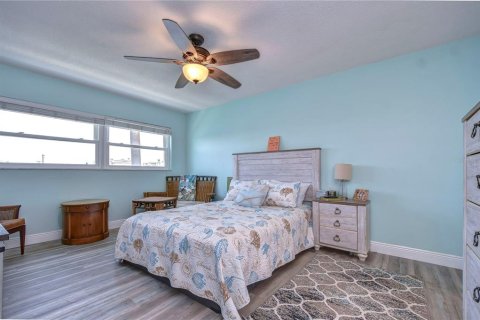 Condo in Saint Pete Beach, Florida, 2 bedrooms  № 1815365 - photo 9