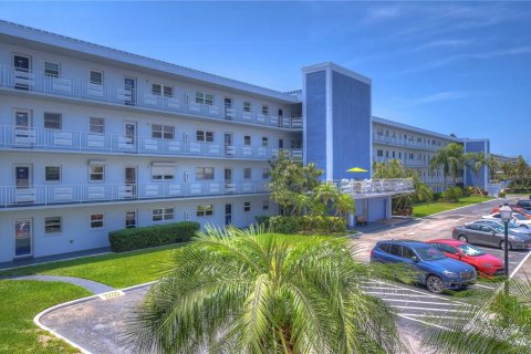 Condo in Saint Pete Beach, Florida, 2 bedrooms  № 1815365 - photo 2