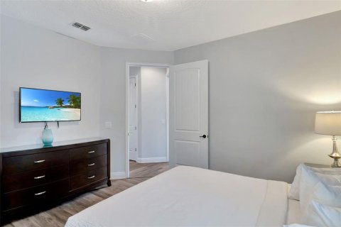 Casa en venta en Kissimmee, Florida, 10 dormitorios, 435.06 m2 № 1675172 - foto 30