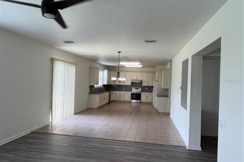 House in Daytona Beach, Florida 5 bedrooms, 321.07 sq.m. № 2232295 - photo 14