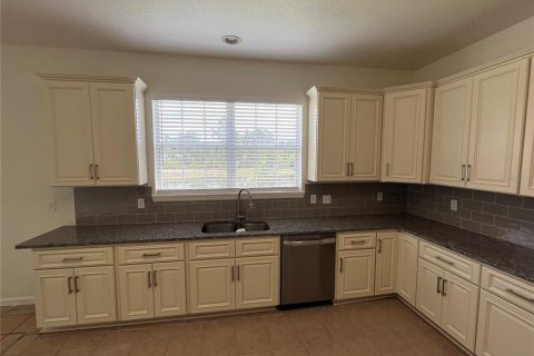 House in Daytona Beach, Florida 5 bedrooms, 321.07 sq.m. № 2232295 - photo 9