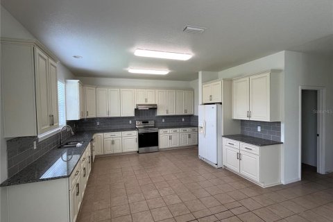 House in Daytona Beach, Florida 5 bedrooms, 321.07 sq.m. № 2232295 - photo 4