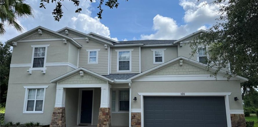 House in Daytona Beach, Florida 5 bedrooms, 321.07 sq.m. № 2232295