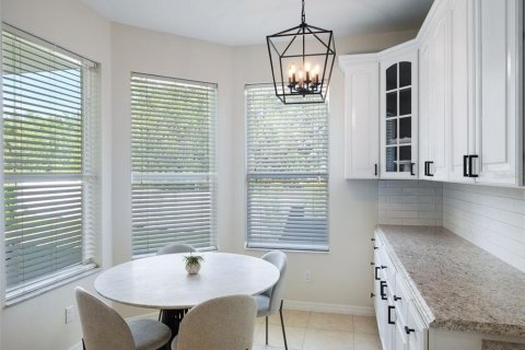 Villa ou maison à vendre à Orlando, Floride: 5 chambres, 254.46 m2 № 2205835 - photo 14