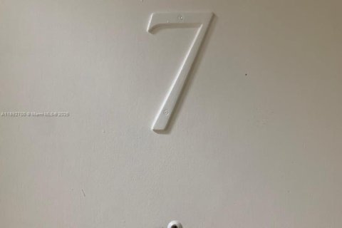 Appartement à louer à Miami Beach, Floride: 1 chambre, 46.45 m2 № 1946669 - photo 3