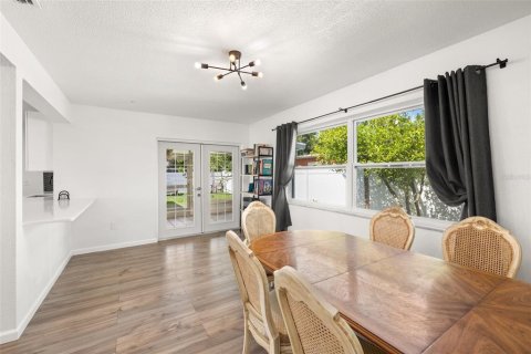 Casa en alquiler en Saint Petersburg, Florida, 3 dormitorios, 149.85 m2 № 1817453 - foto 10