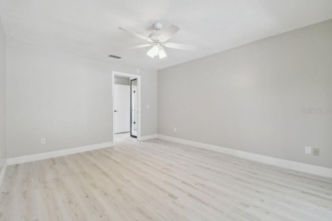 Casa en venta en Tampa, Florida, 3 dormitorios, 180.14 m2 № 1813469 - foto 16