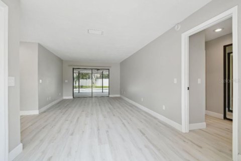 Casa en venta en Tampa, Florida, 3 dormitorios, 180.14 m2 № 1813469 - foto 14