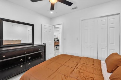 Villa ou maison à vendre à Miami, Floride: 4 chambres, 122.91 m2 № 2082346 - photo 28