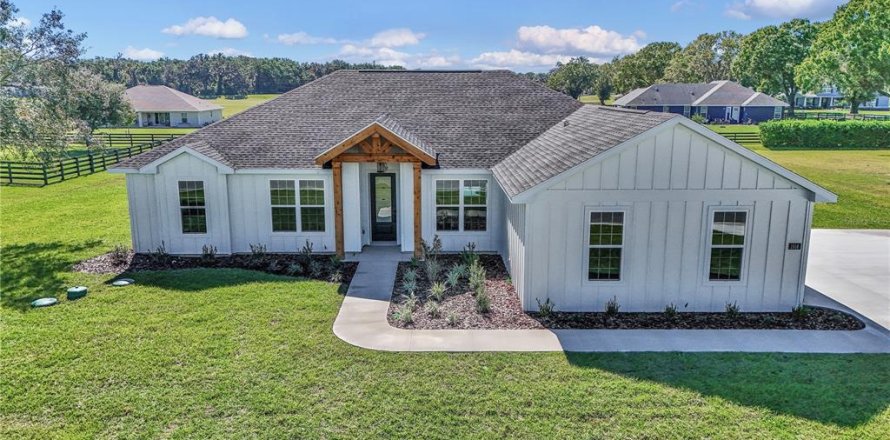 House in Ocala, Florida 4 bedrooms, 192.21 sq.m. № 2130836