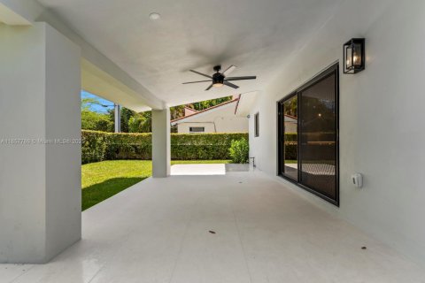 House in Coral Gables, Florida 4 bedrooms, 229 sq.m. № 1890686 - photo 7