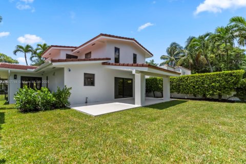 House in Coral Gables, Florida 4 bedrooms, 229 sq.m. № 1890686 - photo 6