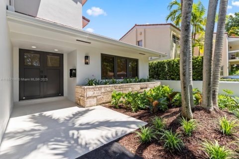 House in Coral Gables, Florida 4 bedrooms, 229 sq.m. № 1890686 - photo 4