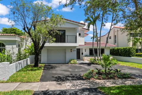 House in Coral Gables, Florida 4 bedrooms, 229 sq.m. № 1890686 - photo 2