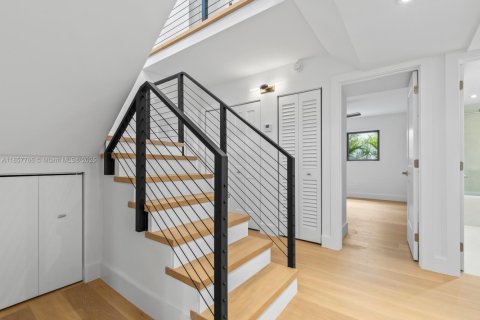 House in Coral Gables, Florida 4 bedrooms, 229 sq.m. № 1890686 - photo 26