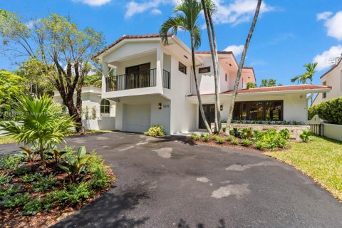 House in Coral Gables, Florida 4 bedrooms, 229 sq.m. № 1890686 - photo 3