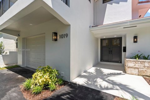 House in Coral Gables, Florida 4 bedrooms, 229 sq.m. № 1890686 - photo 8