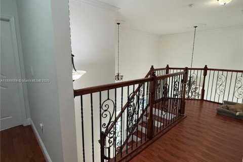 Casa en alquiler en Miami, Florida, 3 dormitorios, 209.4 m2 № 1951049 - foto 20