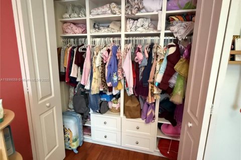 Casa en alquiler en Miami, Florida, 3 dormitorios, 209.4 m2 № 1951049 - foto 23