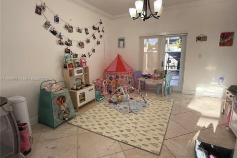 Casa en alquiler en Miami, Florida, 3 dormitorios, 209.4 m2 № 1951049 - foto 6