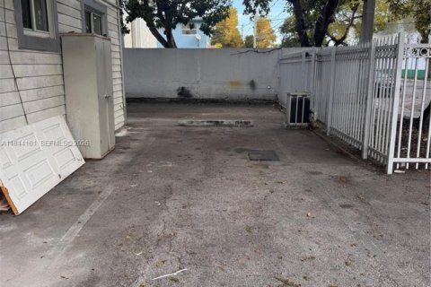 Copropriété à louer à Miami, Floride: 2 chambres, 624.3 m2 № 2000916 - photo 10