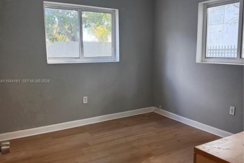 Copropriété à louer à Miami, Floride: 2 chambres, 624.3 m2 № 2000916 - photo 6