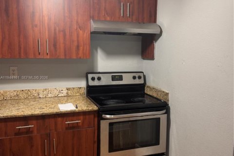 Copropriété à louer à Miami, Floride: 2 chambres, 624.3 m2 № 2000916 - photo 5