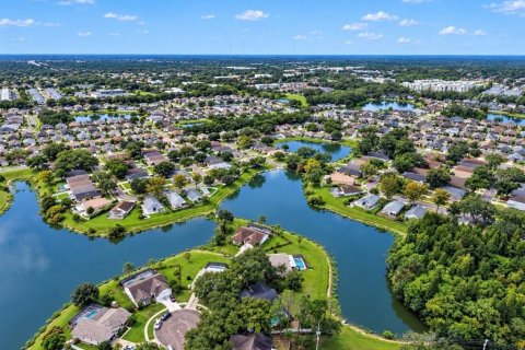 Casa en venta en Brandon, Florida, 4 dormitorios, 204.29 m2 № 2386741 - foto 3
