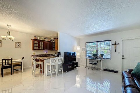 Condominio en venta en Hollywood, Florida, 1 dormitorio, 68.56 m2 № 2321850 - foto 19