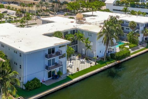 Condominio en venta en Hollywood, Florida, 1 dormitorio, 68.56 m2 № 2321850 - foto 2